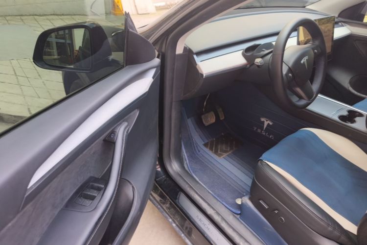 Tesla Model Y 2023 #16 Tesla Model Y 2023 car image #16