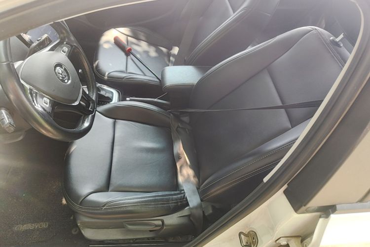 Volkswagen Polo 2018 car image #17