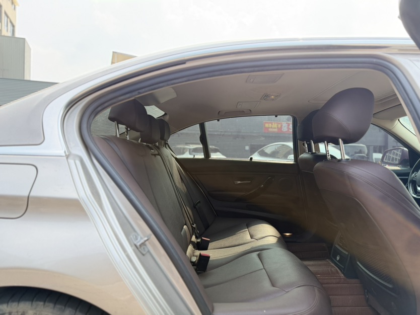 BMW 3 Series 2017 #5 BMW 3 Series 2017 car image #5