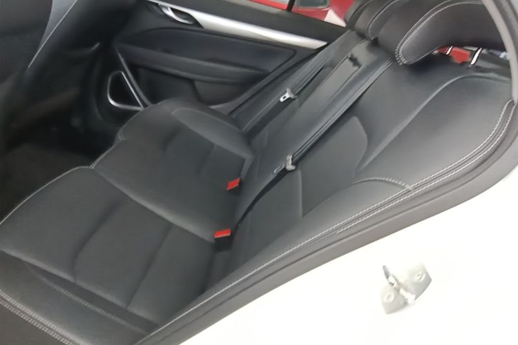 GEELY Emgrand 2020 #17 GEELY Emgrand 2020 car image #17