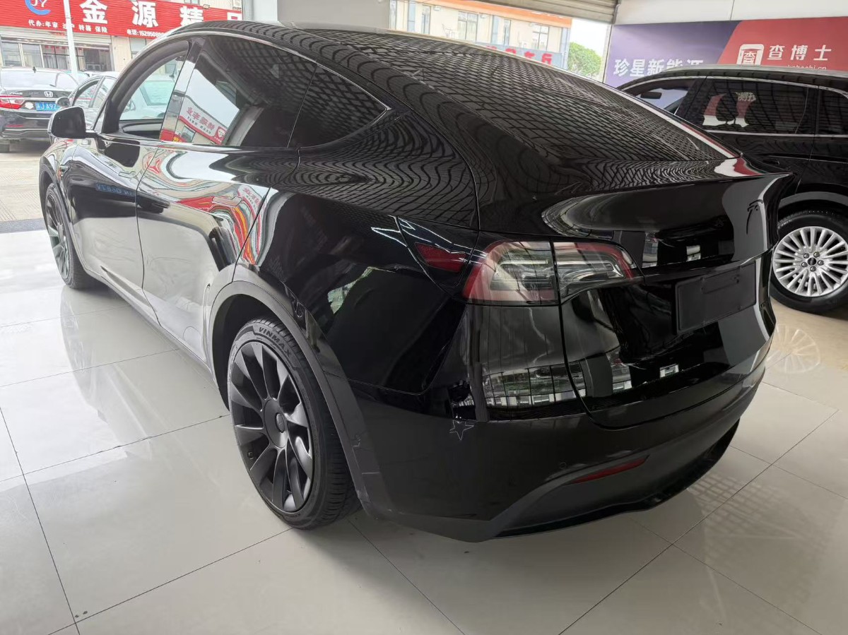 Tesla Model Y 2022 #5 Tesla Model Y 2022 car image #5