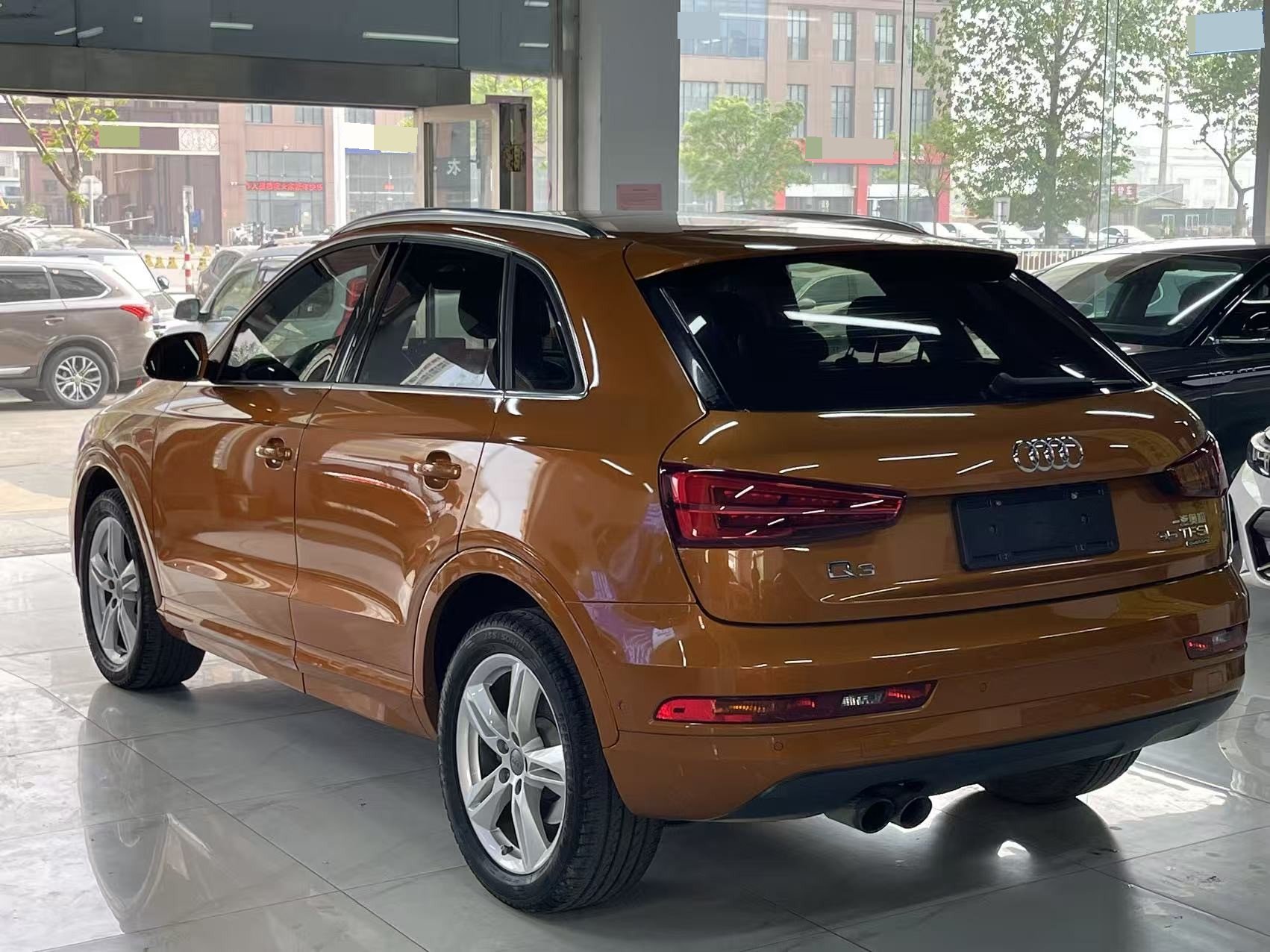 Audi Q3 2016 car image #3