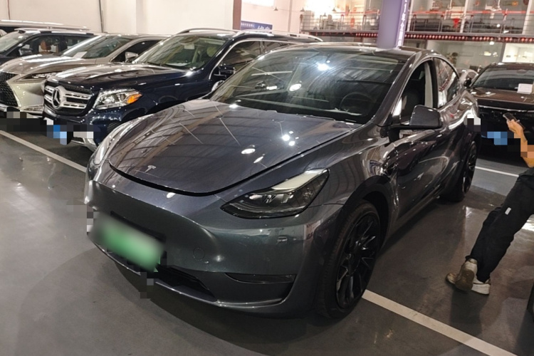 Tesla Model Y 2021 #2 Tesla Model Y 2021 car image #2