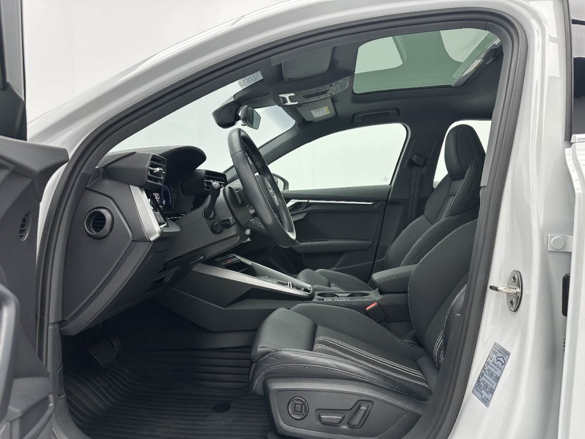 Audi A3 2023 immagine di auto #5