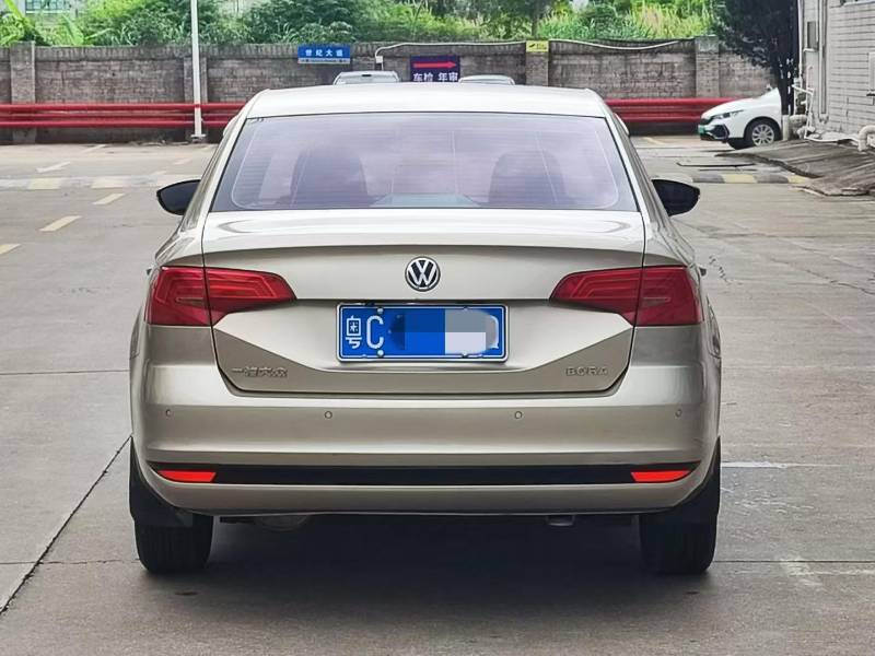 Volkswagen Bora 2016 car image #8