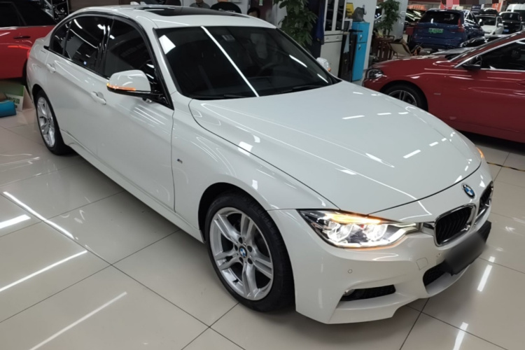 BMW 3 Series 2018 immagine di auto #4