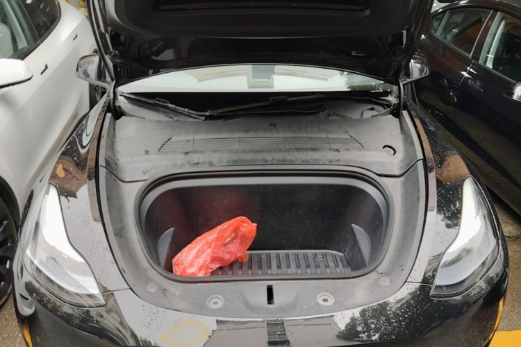 Tesla Model Y 2023 #20 Tesla Model Y 2023 car image #20