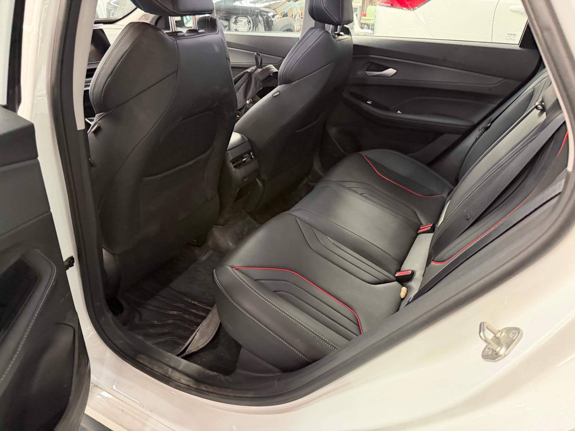GEELY Binray 2025 car image #3