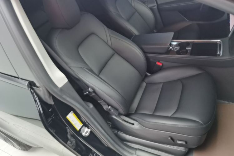 Tesla Model Y 2023 #24 Tesla Model Y 2023 car image #24