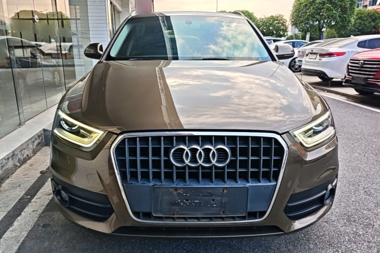 Audi Q3 2015 car image #3