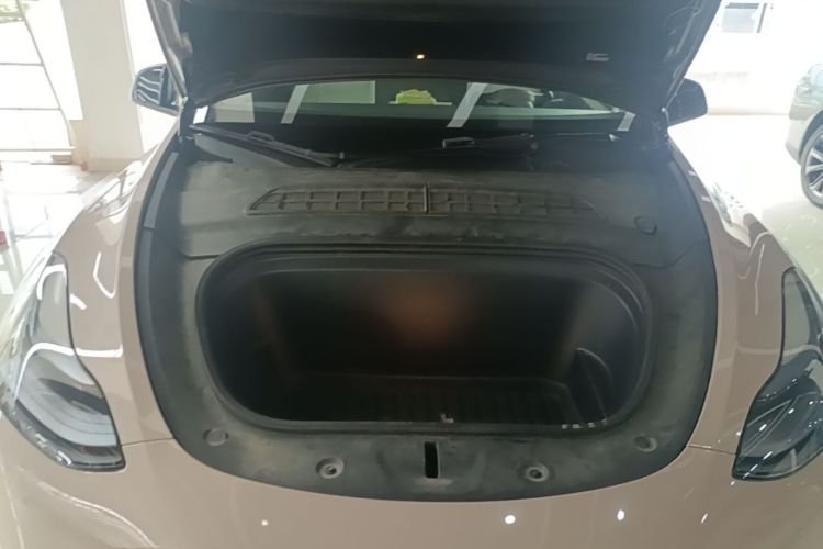 Tesla Model Y 2023 #20 Tesla Model Y 2023 car image #20
