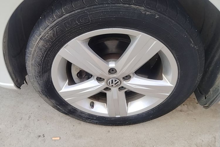 Volkswagen Lavida 2017 car image #4