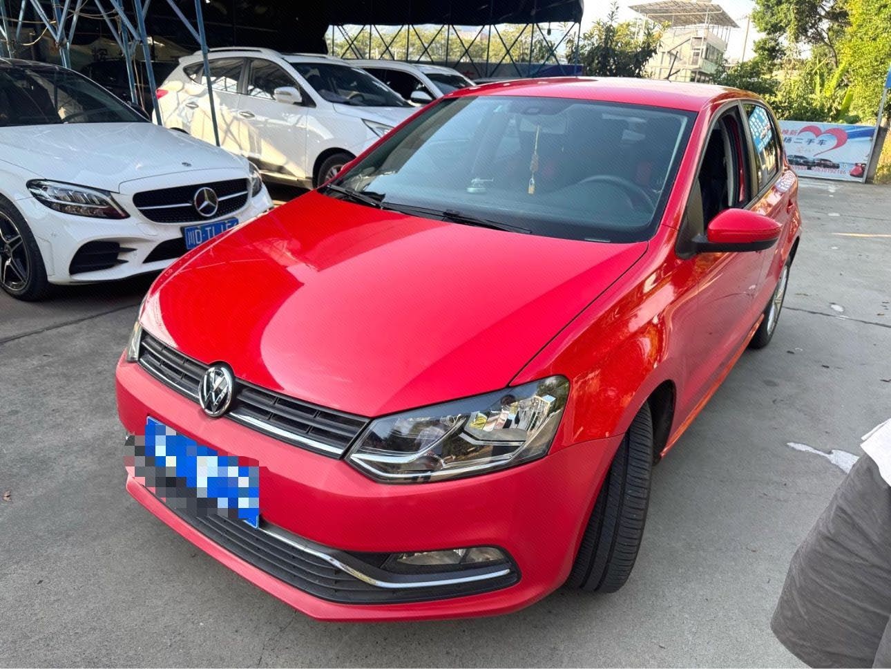 Volkswagen Polo 2015 car image 