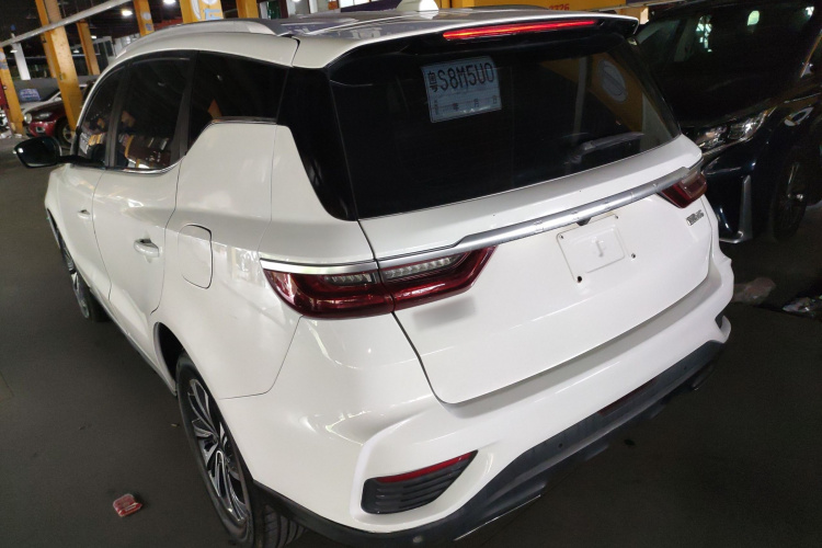 GEELY Vision X6 2020 immagine di auto #5