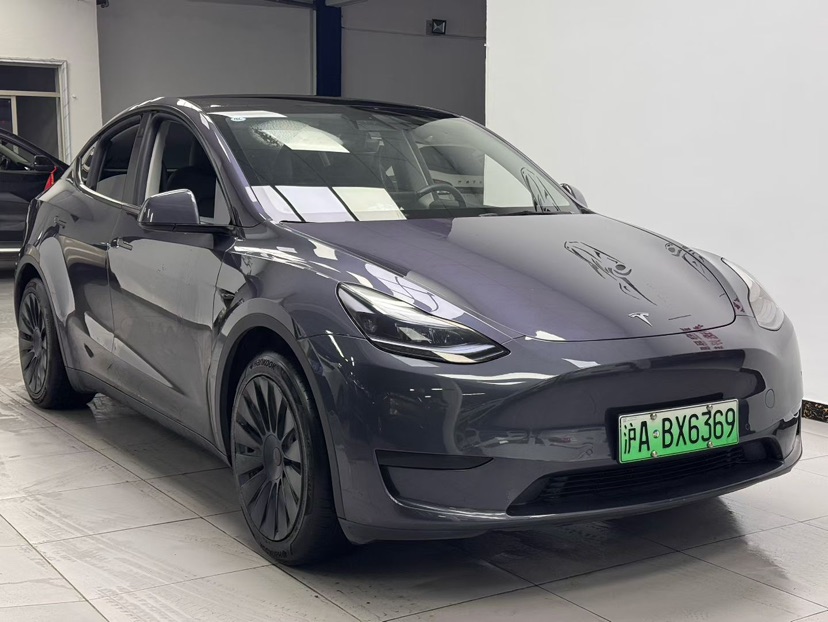 Tesla Model Y 2023 car image #3