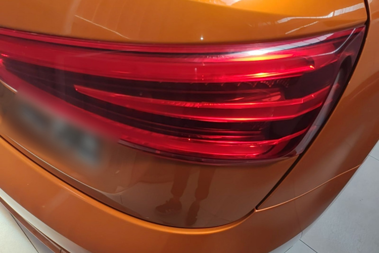 Audi Q3 2015 car image #8