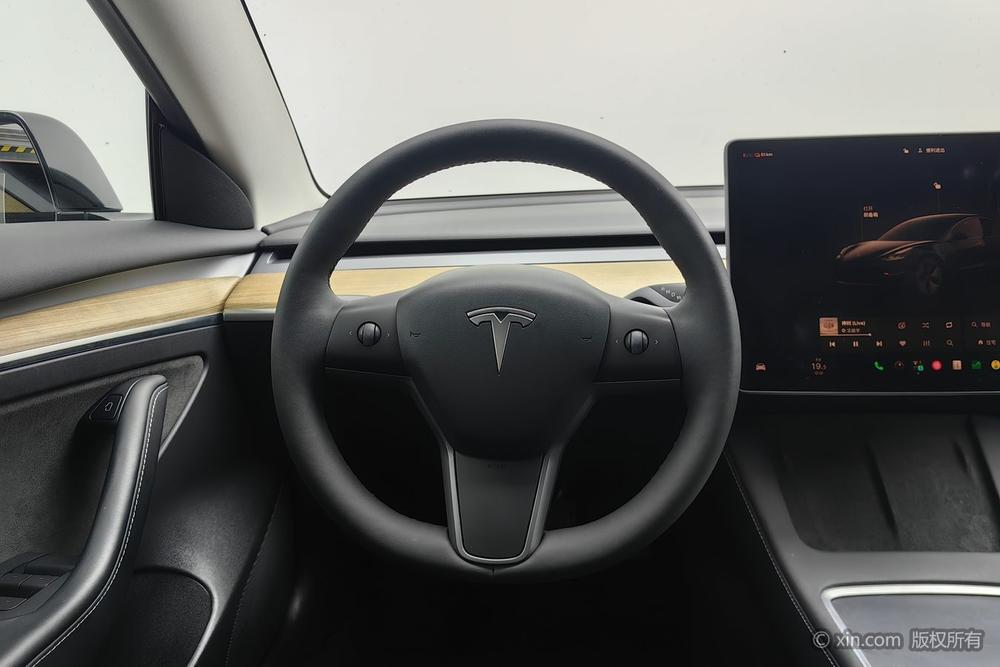 Tesla Model 3 2022 car image #14