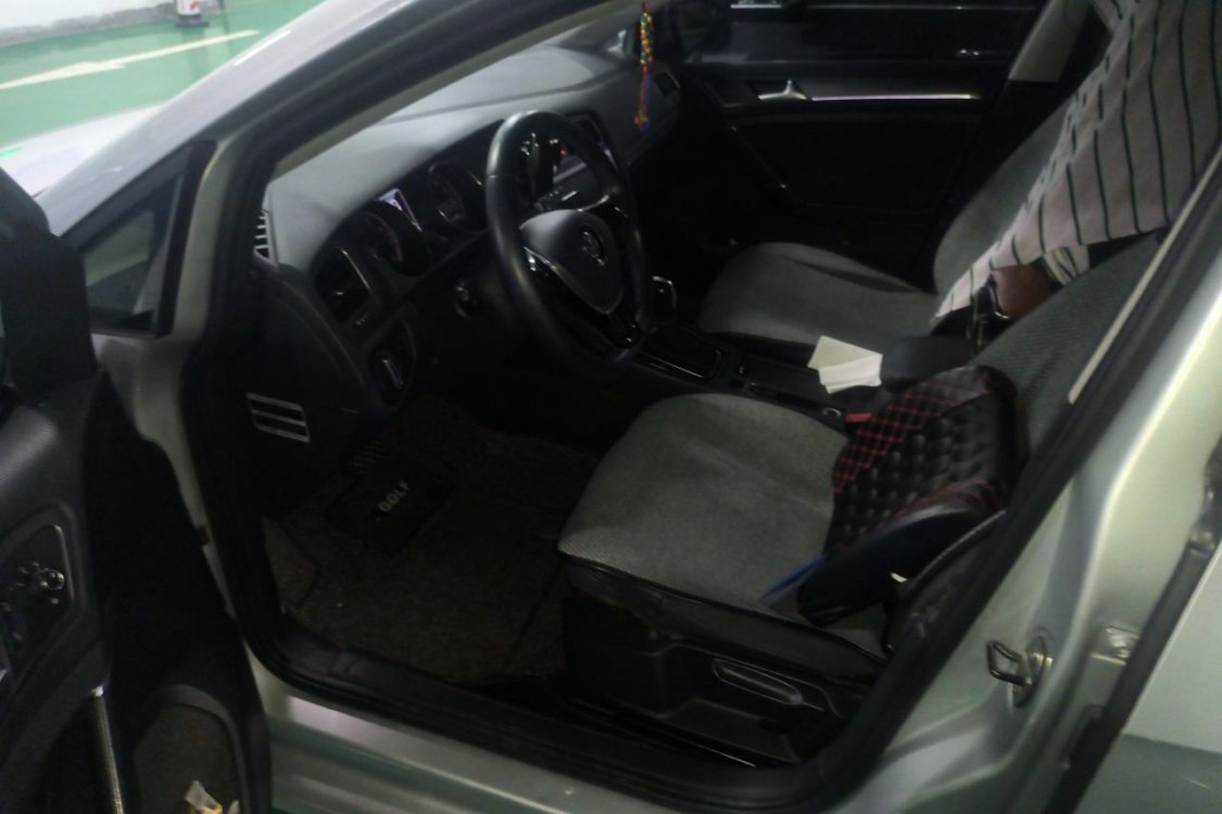 Volkswagen Golf 2014 car image #23