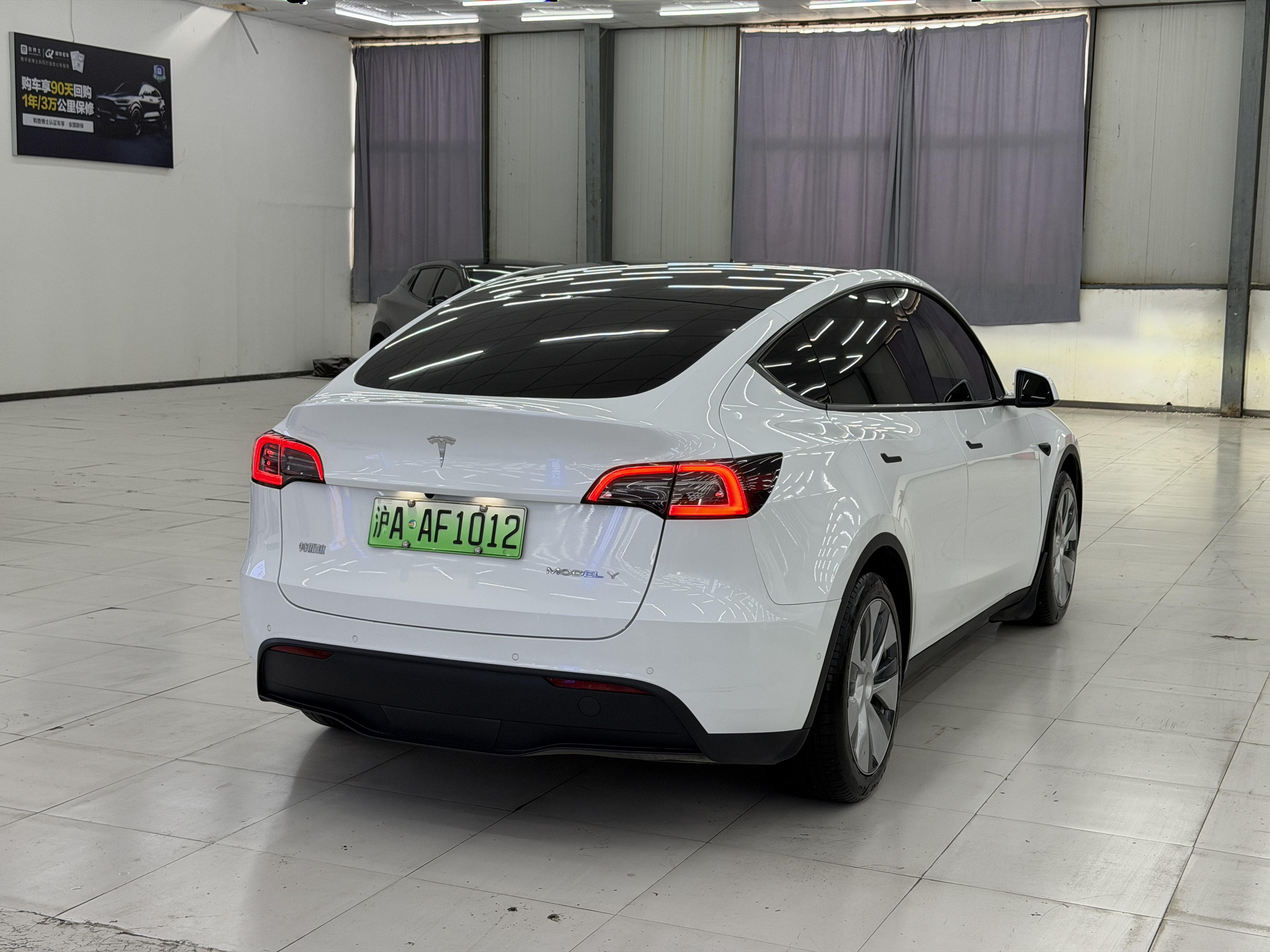 Tesla Model Y 2021 car image #8