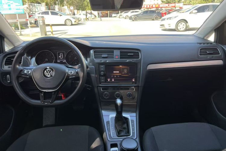 Volkswagen Golf 2019 imagen de coche #9