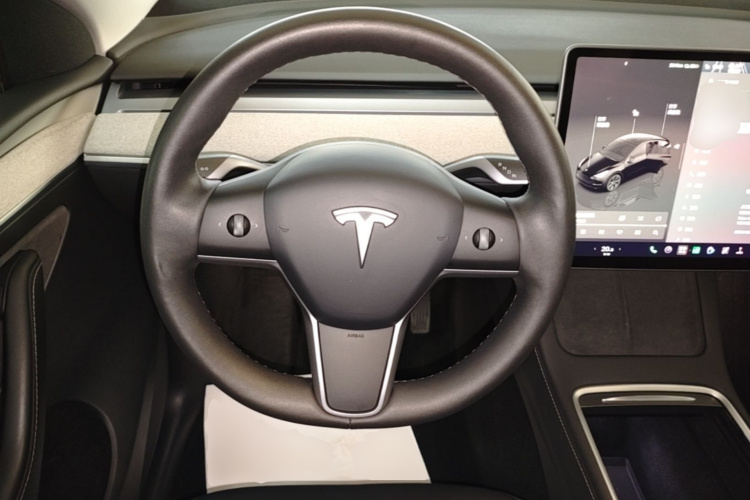 Tesla Model Y 2023 #11 Tesla Model Y 2023 immagine di auto #11