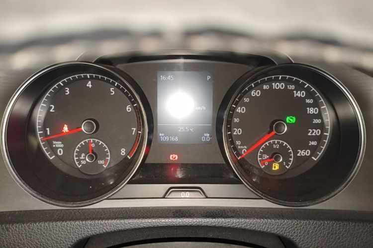 Volkswagen Golf 2015 car image #13