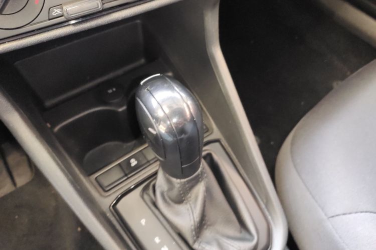 Volkswagen Santana 2022 car image #18