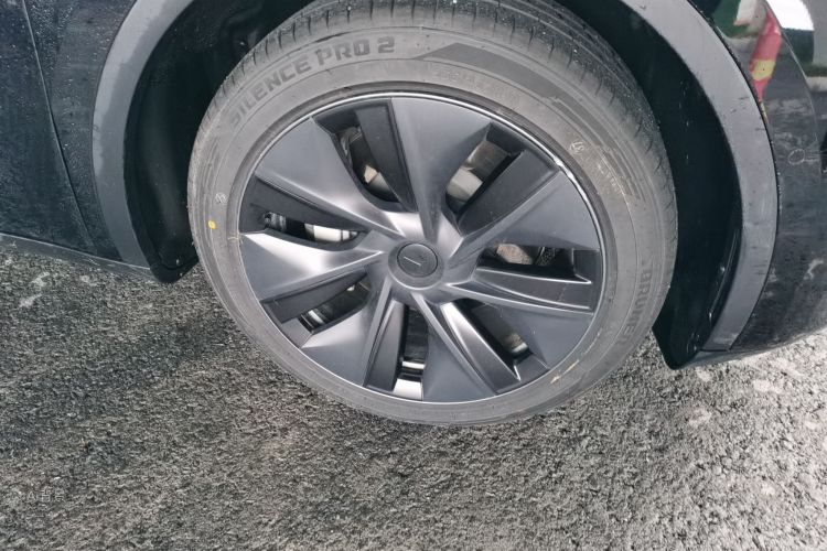 Tesla Model Y 2023 #9 Tesla Model Y 2023 car image #9