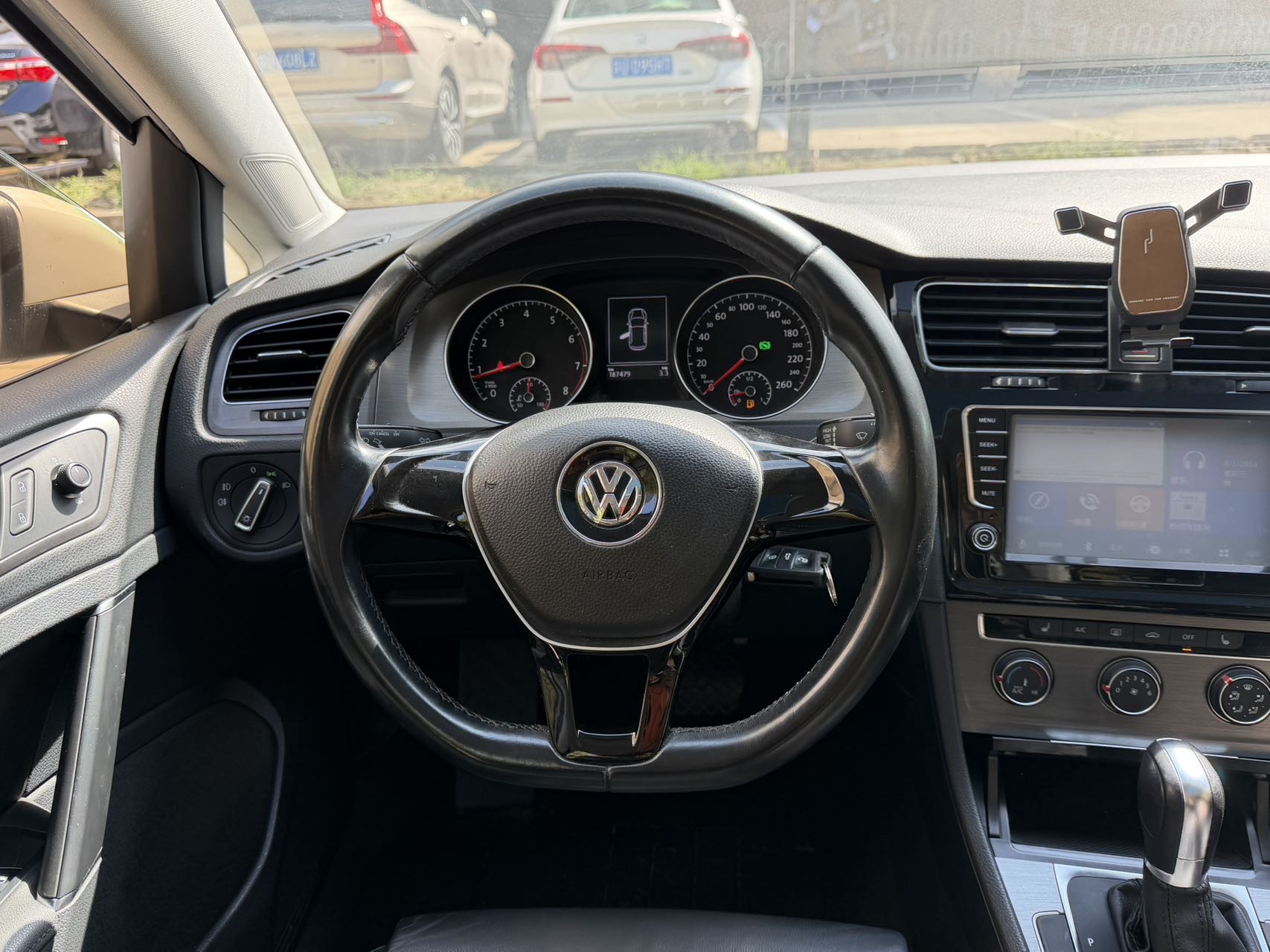 Volkswagen Golf 2015 car image #13