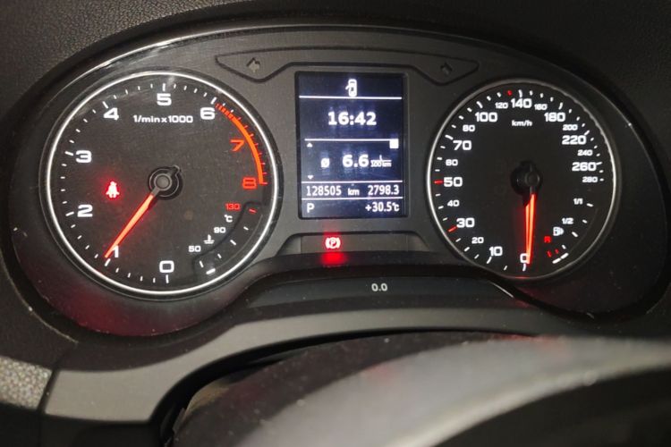 Audi A3 2015 car image #12
