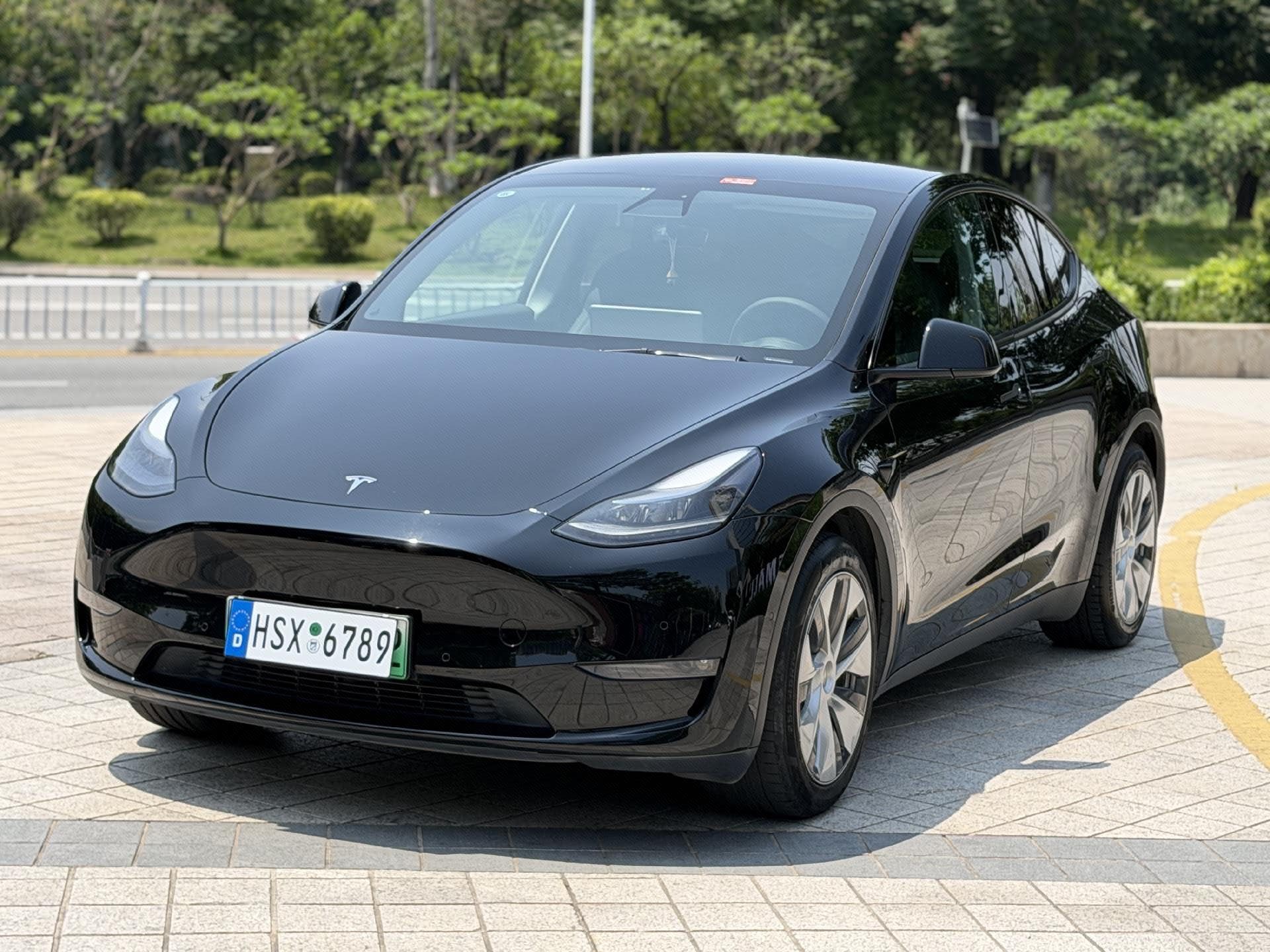 Tesla Model Y 2021 car image 