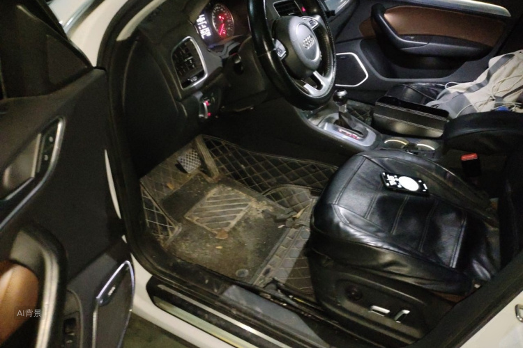 Audi Q3 2018 car image #18