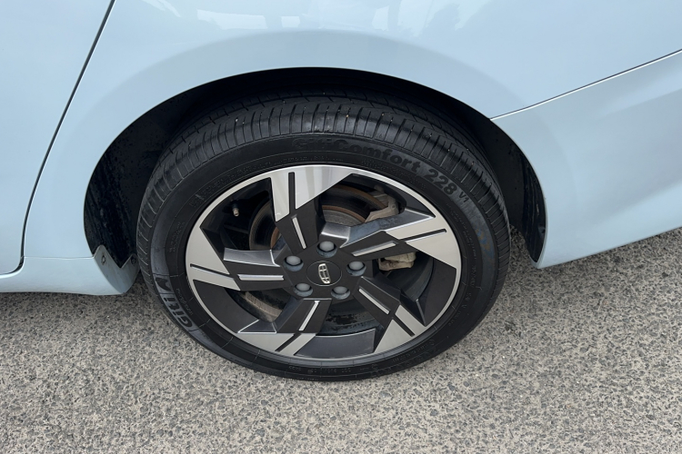 GEELY Emgrand L HiP 2022 car image #7