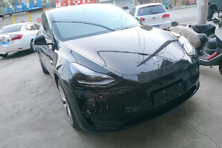 Tesla Model Y 2023 #4 Tesla Model Y 2023 car image #4