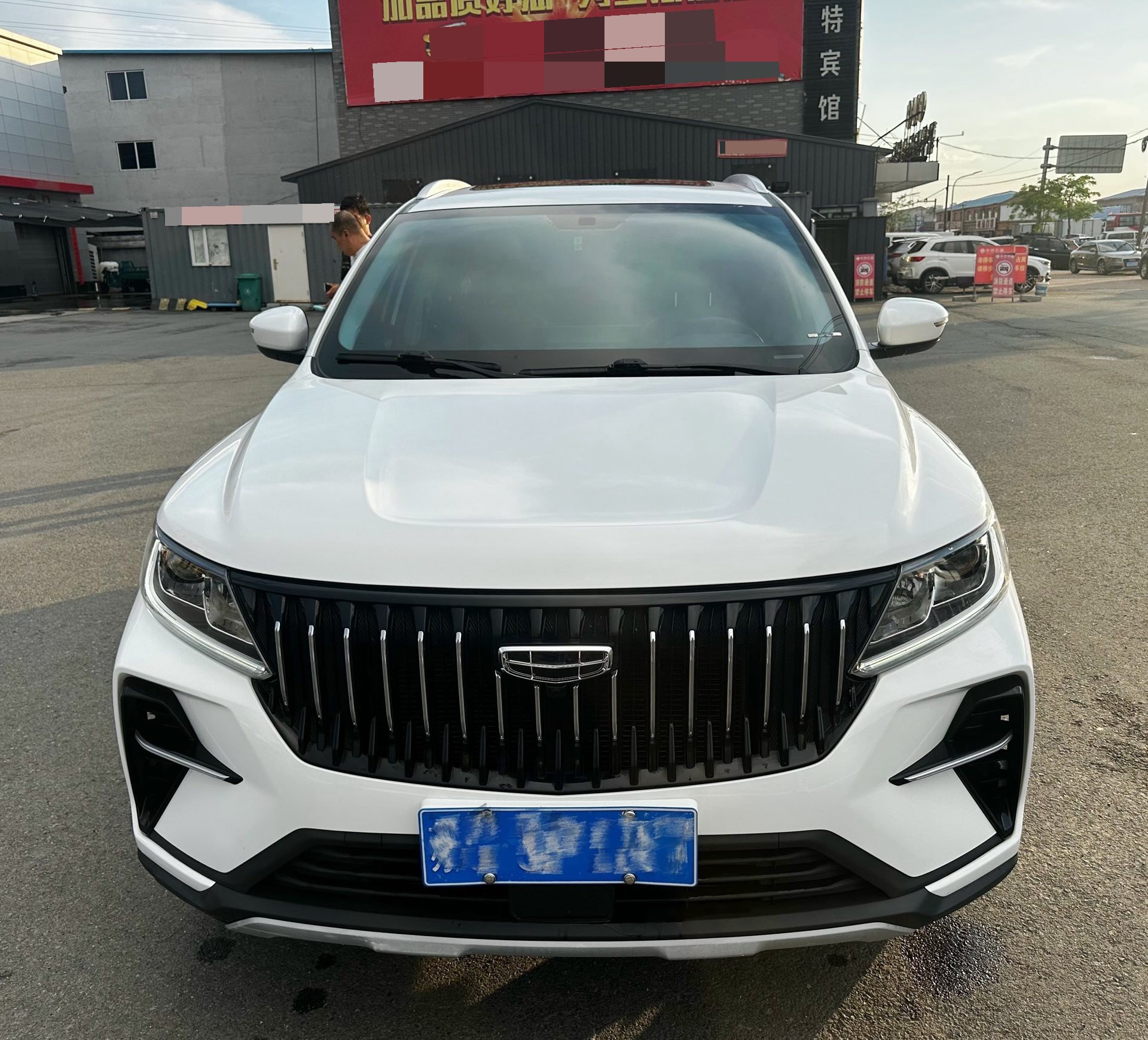 GEELY Vision X6 2023 car image #2