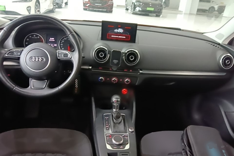 Audi A3 2016 car image #11