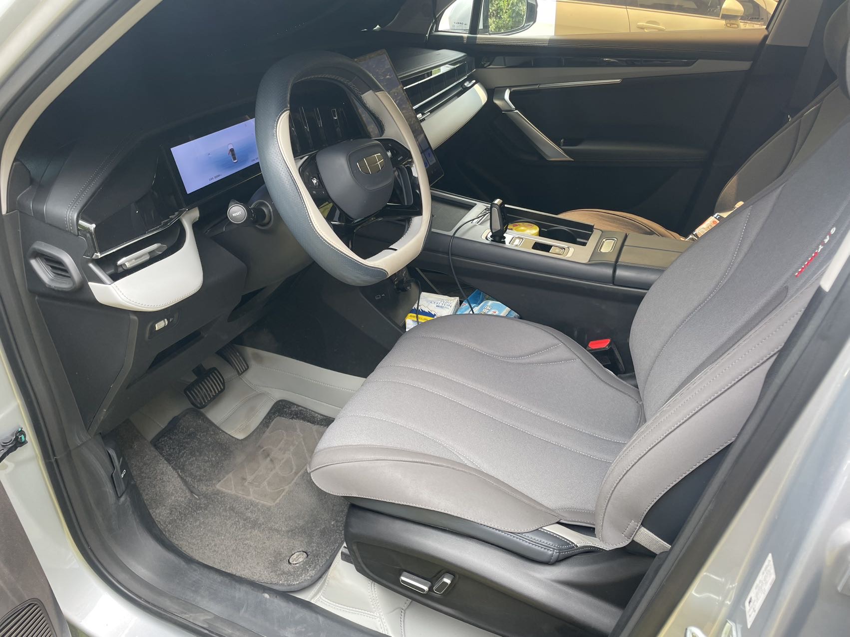GEELY Boyue L 2024 image de voiture #2