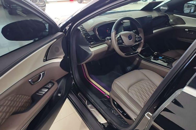 BYD Han 2024 car image #16