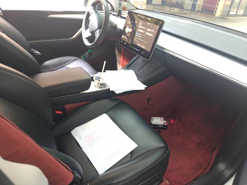 Tesla Model Y 2024 #5 Tesla Model Y 2024 car image #5