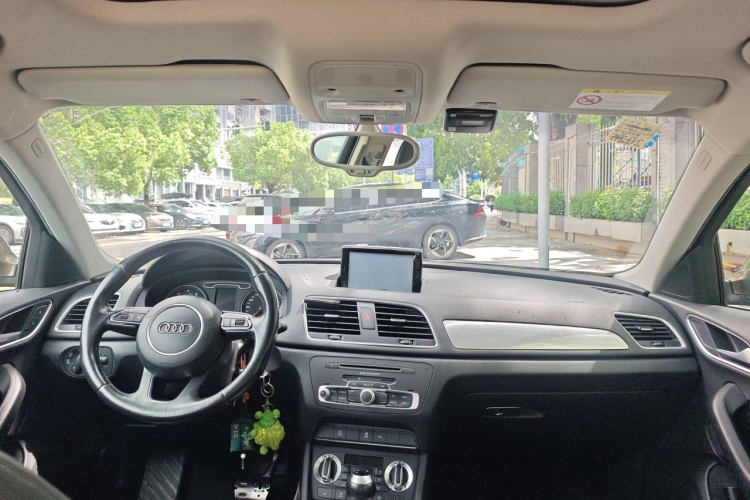 Audi Q3 2015 #20 Audi Q3 2015 car image #20
