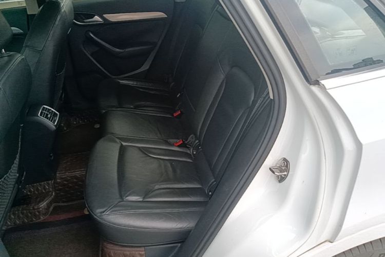 Audi Q3 2015 immagine di auto #17