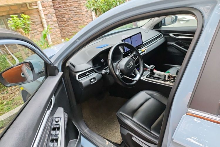 GEELY Emgrand 2025 #13 GEELY Emgrand 2025 car image #13