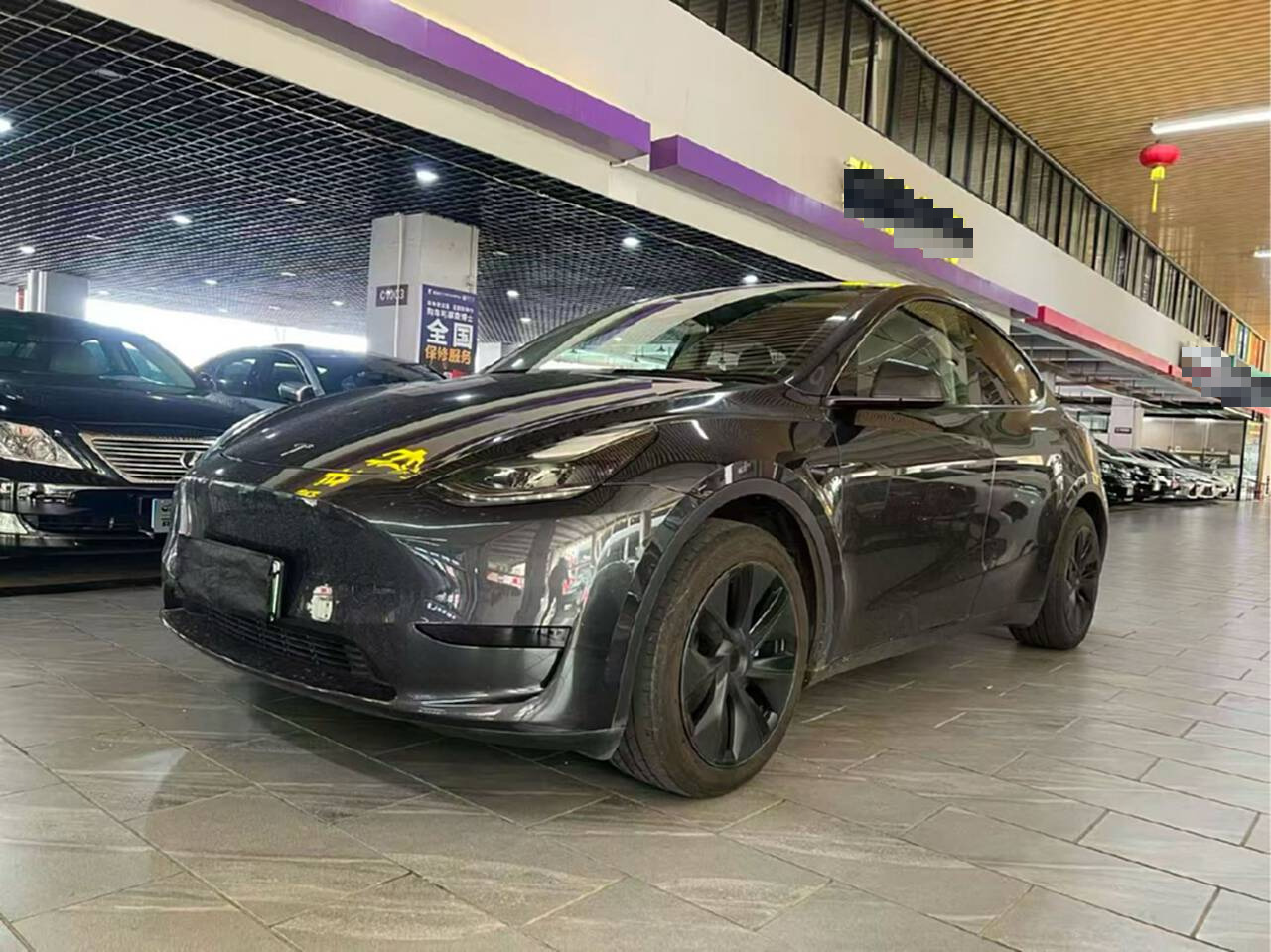 Tesla Model Y 2024 car image #2