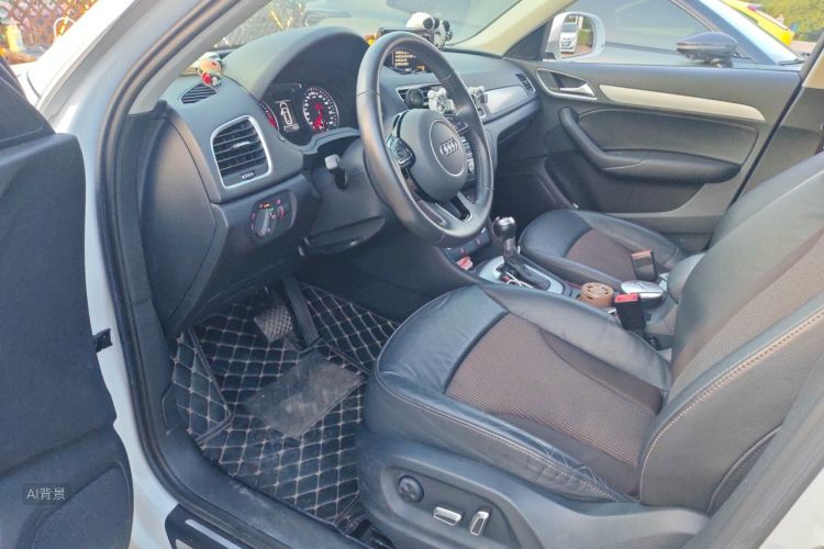 Audi Q3 2019 car image #18