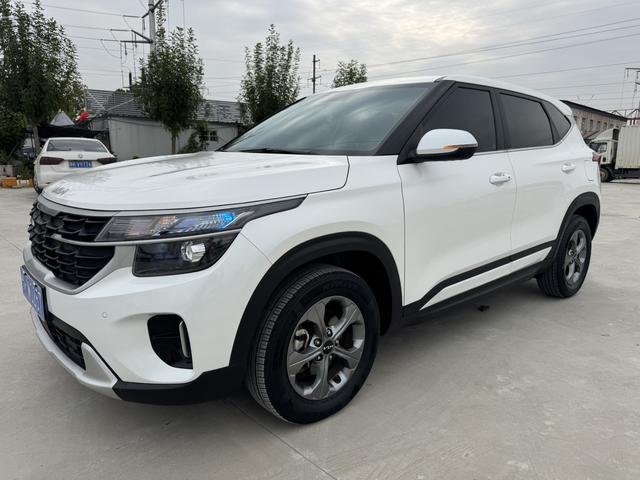 Kia Seltos 2024 immagine di auto #21