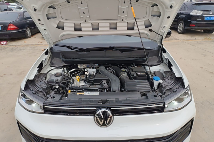 Volkswagen Tharu 2024 car image #20