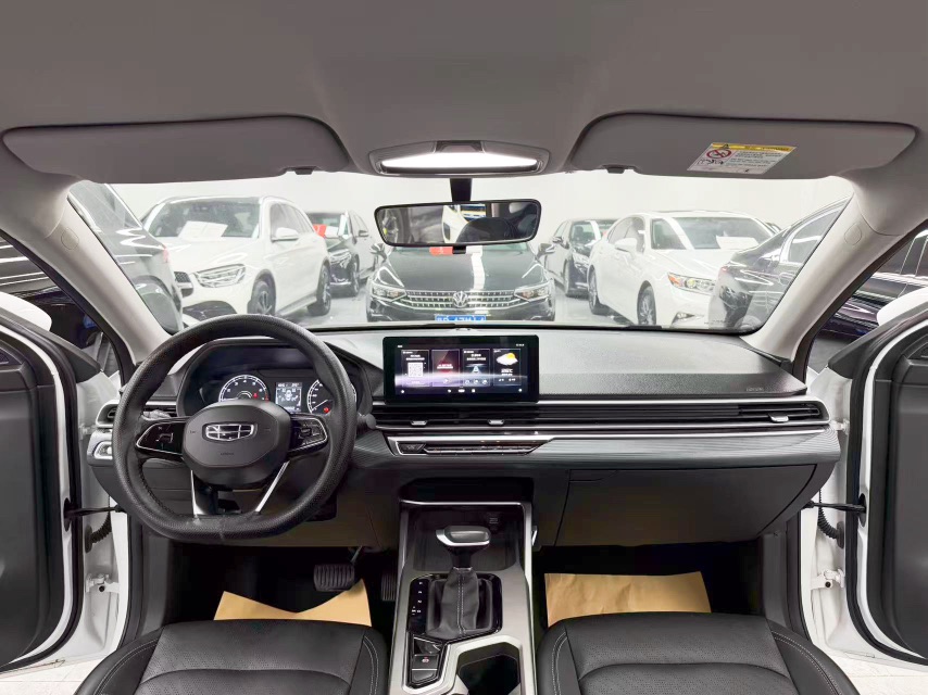 2023 car image #7