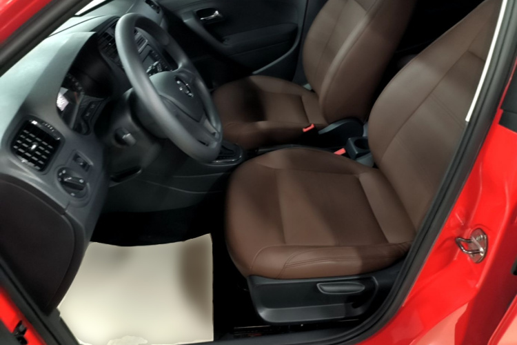 Volkswagen Polo 2017 car image #15
