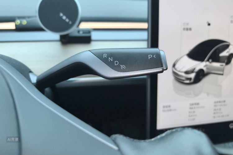 Tesla Model 3 2023 car image #16