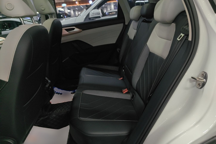 Volkswagen Tharu 2024 immagine di auto #13